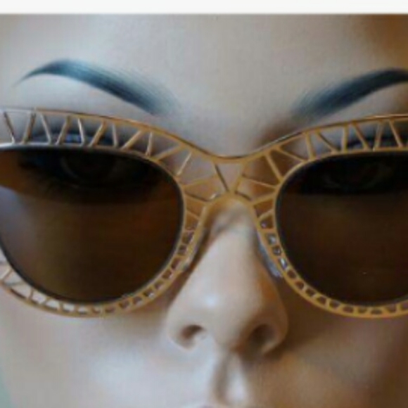 Sunglasses - Picture 4 of 4